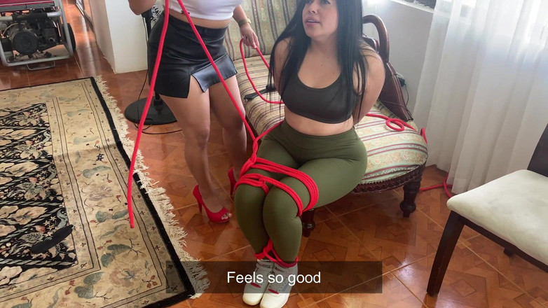 Naty Delgado: 그녀의 실수에 대한 대가를 지불할 때까지 계모를 제압하는 십대!!! Naty Delgado