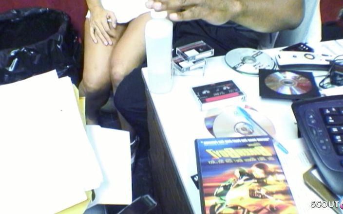 Full porn collection: Un grosso cazzo nero scopa la milf bionda tettona trina...