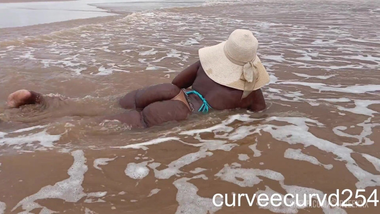 Curveecurvd254: A Quickie at the Beach with a Local Guy