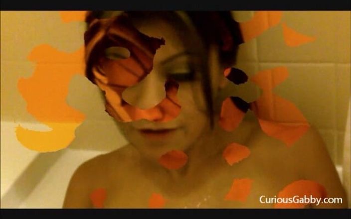 Gabby Quinteros: Bayy Quinteros, moment de la baignoire