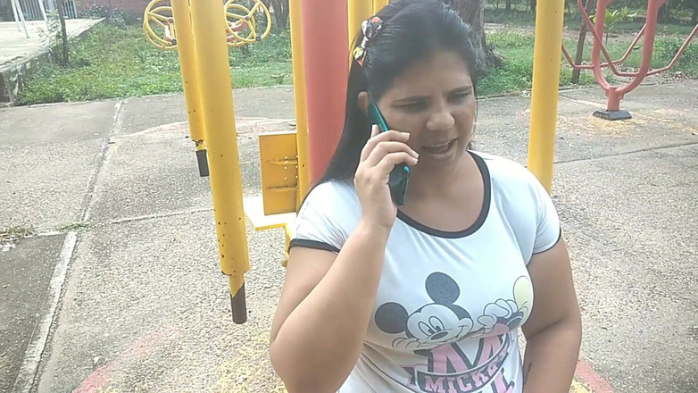 Adribella69: Teman suami saya datang ke rumah saya dan akhirnya mengongkek...