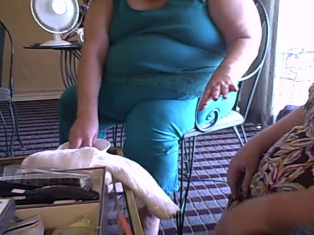 BBW nurse Vicki adventures with friends: Dibersihkan kuku jari saya, difailkan oleh kawan montel saya