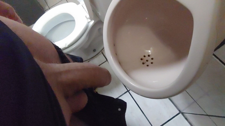 BruxoAlpha777: Великий член пісяє