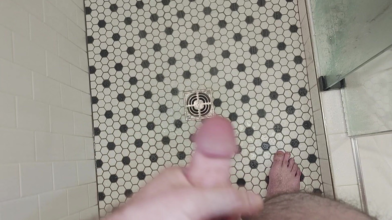 Nerdy Seducer: Stând în picioare într-un stand de duș frecându-l pe unul