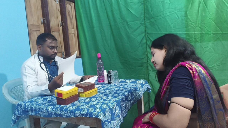 Sona bhabhi: Dì Bengali nóng bỏng bị bác sĩ đụ, khi cô ấy đến phòng...