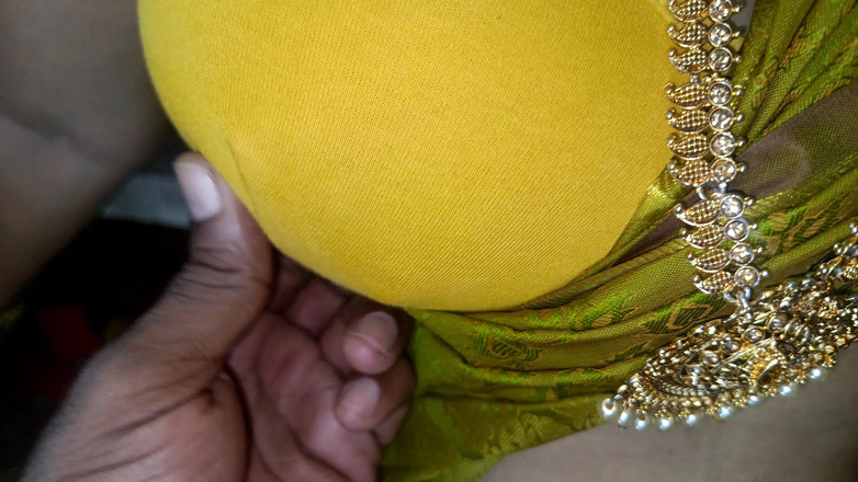 Pushpa porn: Percintaan di dapur suri rumah