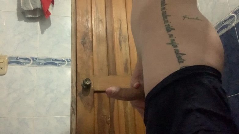 MascuTouch: 我的鸡巴没有停止抽打...最后我深喉呻吟 - 西班牙语色情