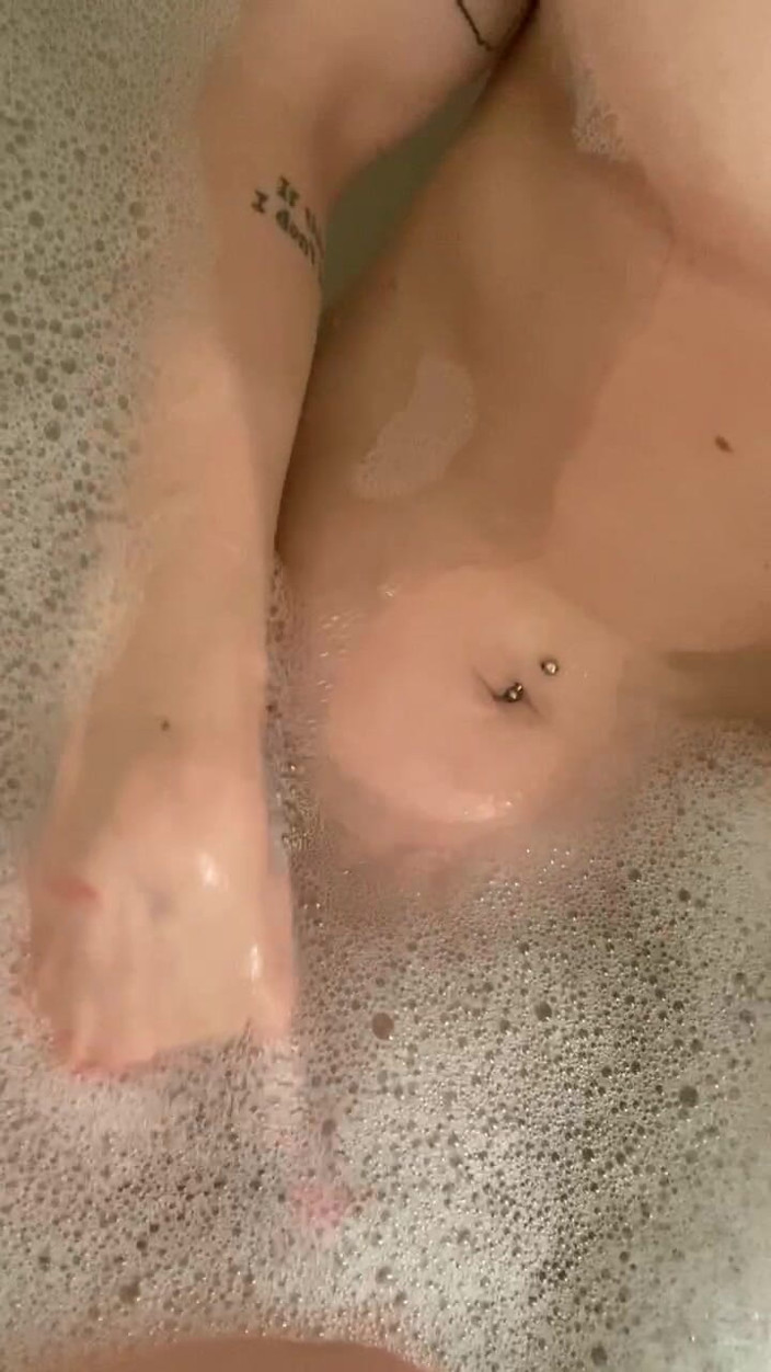 Veggiebabyy: Bathroom