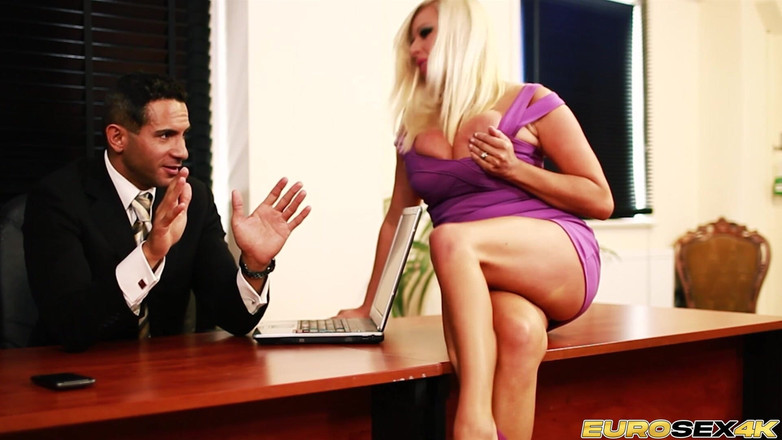 Porn Gutter: Una dominatrix deshada