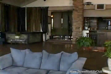 Screw My Wife Club: Великолепной милфе лижут и шпилят ее мокрую киску