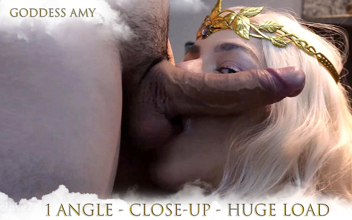 CoupleHart: Cận cảnh: vợ cuckold bú một con cu tĩnh vật...