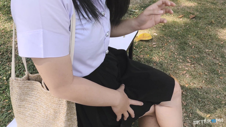 18_honey: Asiatiska thailändska Callege avsugning i bil