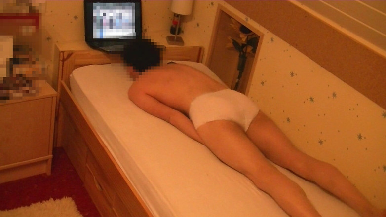 Mark Hannes: Теща выскользает и трется, мастурбирует