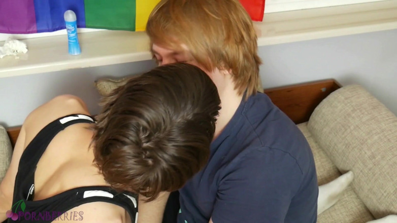Ethan Alex: Boyfriends deep and long french kissing