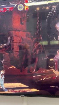 Stiefschwester Gewinnt Eine Partie Mortal Kombat Und Wird Dank Ihrer Schönen Brüste Gefickt!