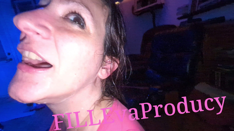 Mate positif: Maty Kinn with Her Mouth Open Full of Cum on...