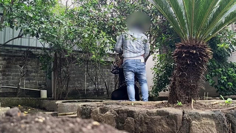 Telugu-fuckers: Hintli üvey kız kardeş açık havada üvey erkek kardeşiyle sikişiyor büyük göğüsler...