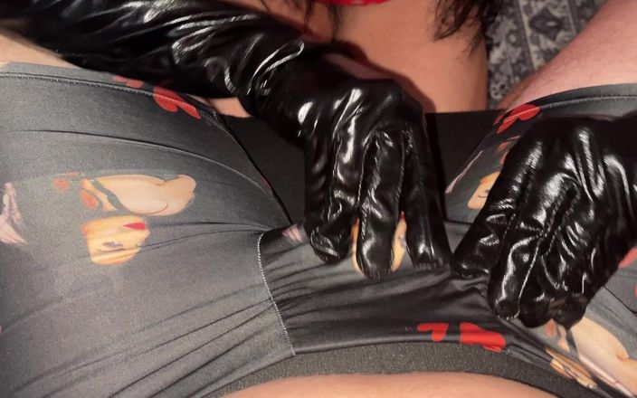 Mia XXX: Deri içinde 15 yaşındaki miaxxx elle muamele