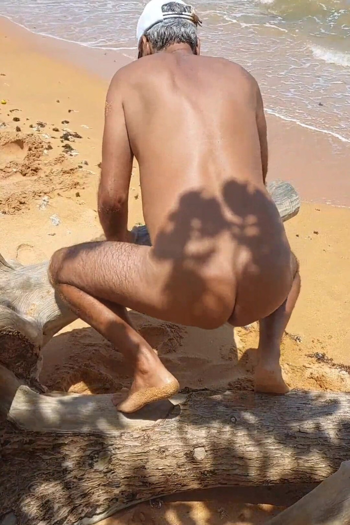 Ladysilvas: Ladysilva si jalang panas di pantai