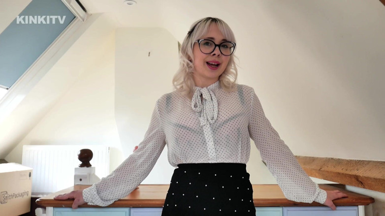 Cherry The Doll: Посунь мої брудні груди, інструкція з дрочки