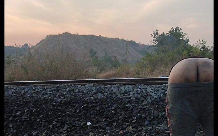 Tani: Tentara pria dicrot sperma