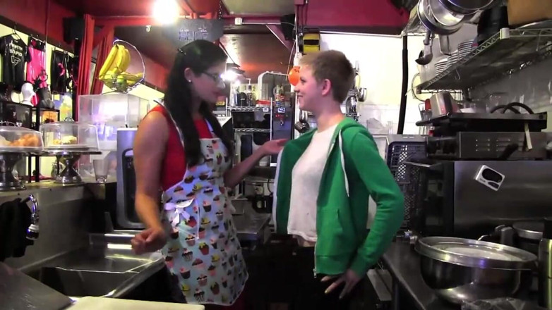 Lesbian Illusion: Ugly lesbian food fetish