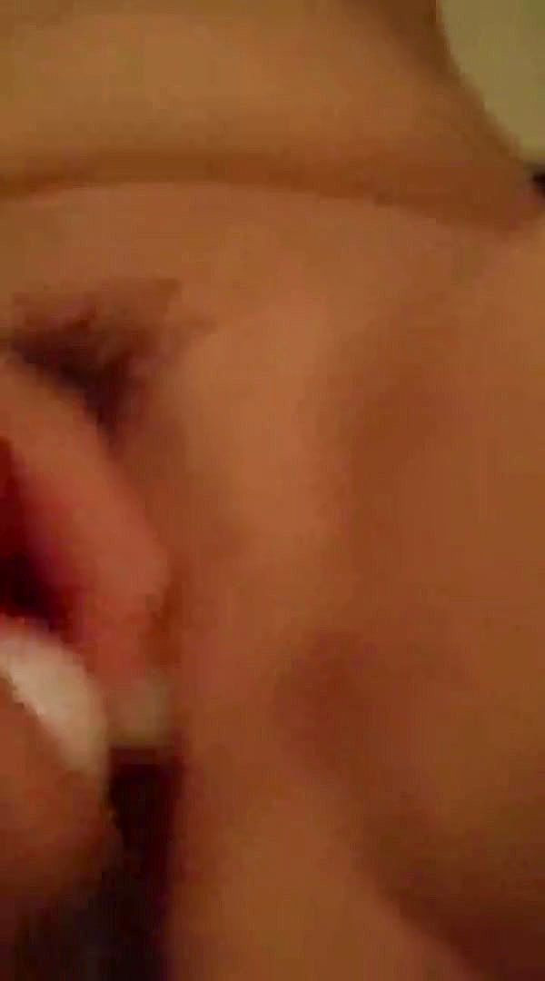 Kekee Doll: Prima mea ejaculare solo