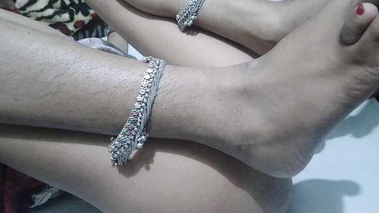 Sama007: पहली बार मेरी कमसिन गर्लफ्रेंड को चोदा क्रीम पाई चूत