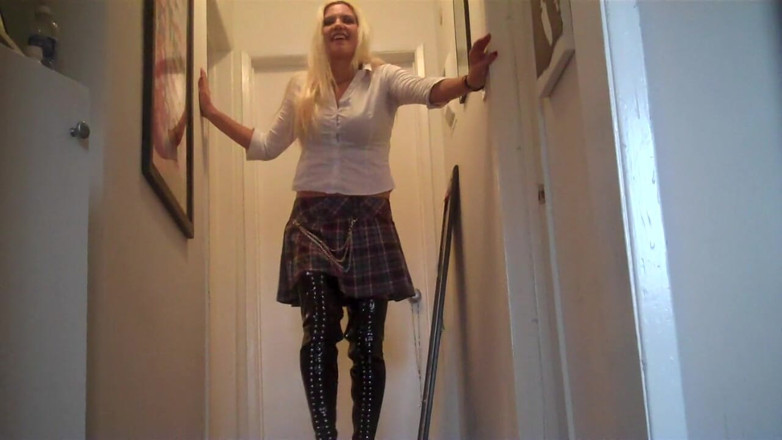 Cryptostudios: Tabitha - Ballbusting 240