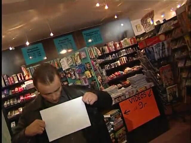 POV Orgasms: Fată care lucrează la magazinul erotic îmi suge pula