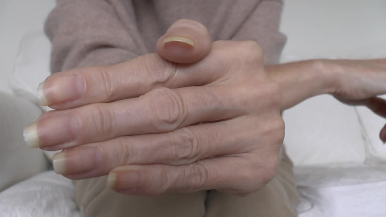 Lady Victoria Valente: 아름답고 우아한 손과 손톱, 레이디 빅토리아 발렌테가 선사한 2부