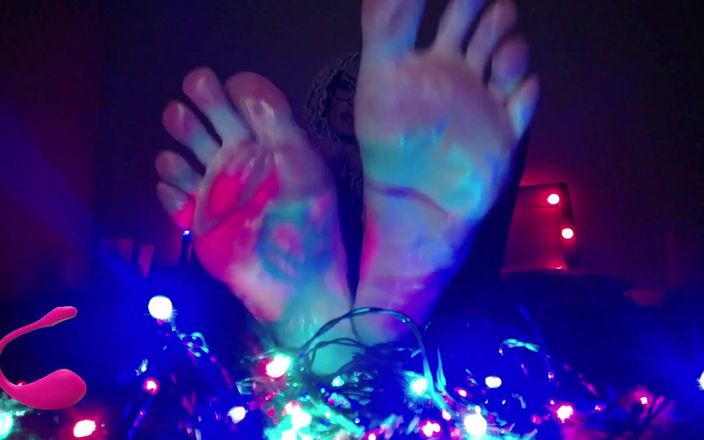 BadAss Bitch: Xmas Feet for My Feetlovers. Merry Xmas, Guys!