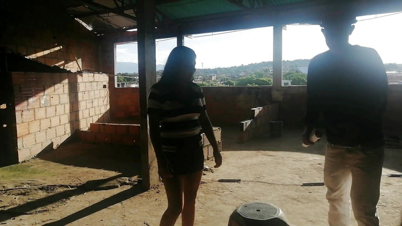 SAMANTA: 我在建筑工地和一个同事做爱