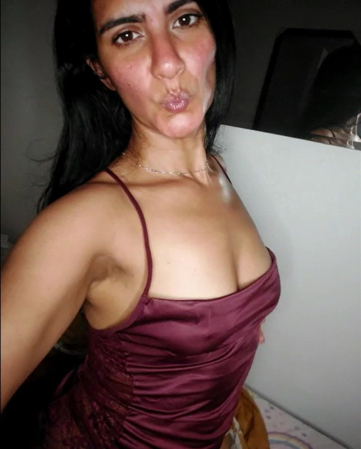 Renatinharj: Vanessinha Showed Her Ass and Fucked a Lot