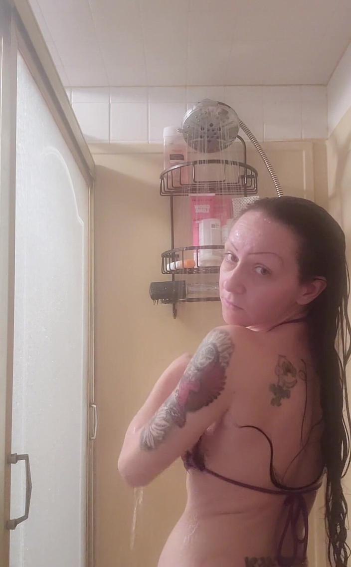 Raven Willow: For All My Hair Lovers Watch as I Wash It...