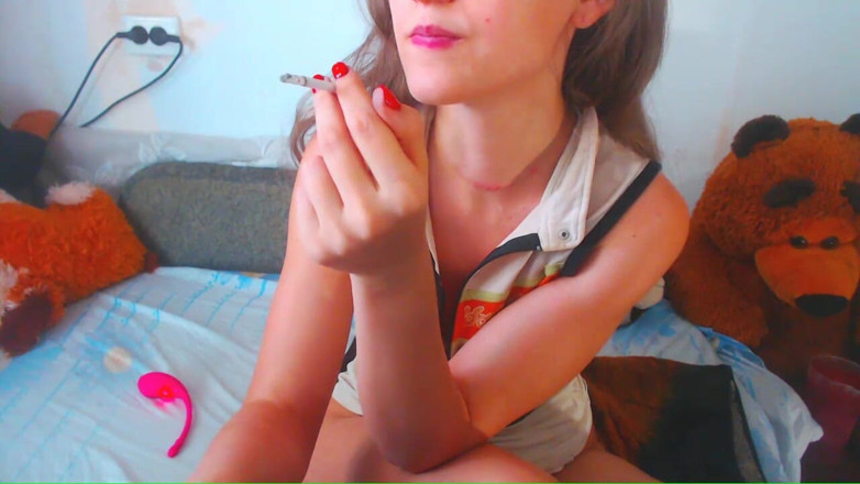 AnnaNotIdealAngel: Fetiche de humo - humo sexy para ti, mi lengua piercing