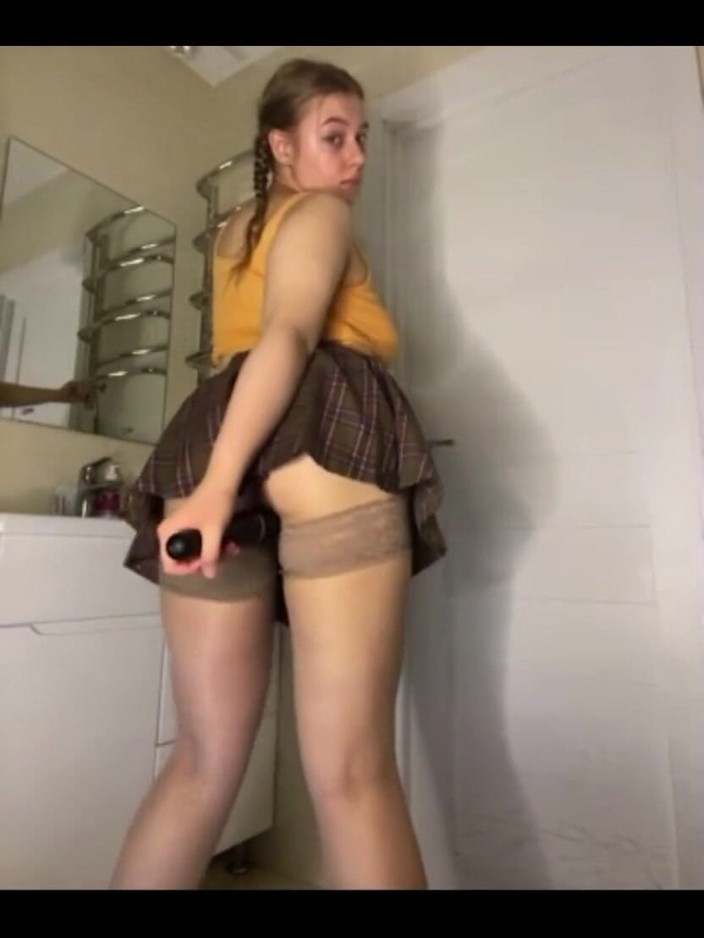 JuiceLussie: Fucking Anal Under Skirt in the Bathroom