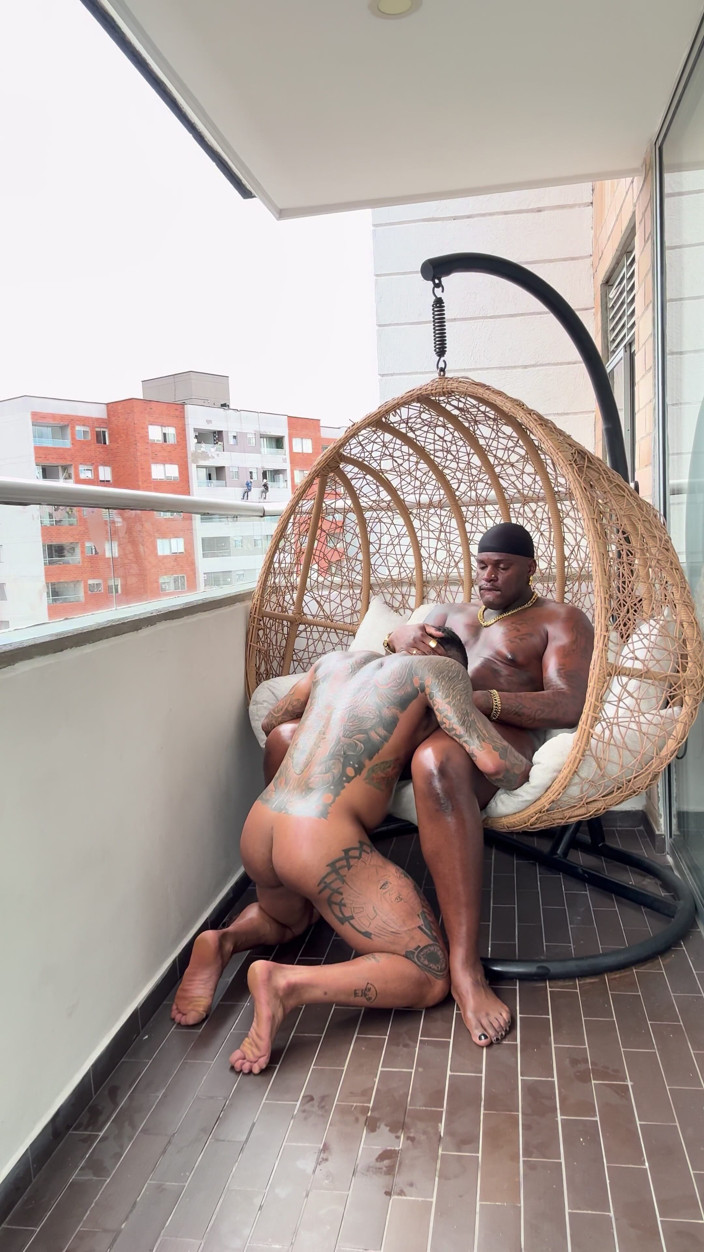DADDYBLACKXXX: Zaddy si pembangun tubuh semok kolombia dientot habis-habisan sama kontol...