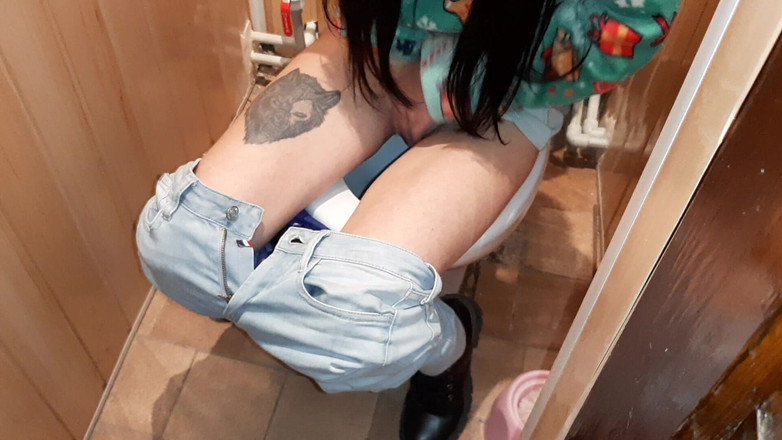 Lesbian-illusion: Saya tertangkap orang asing melancap di tandas di tandas awam...