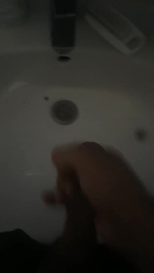 SingerMask: Jerking in the bathroom sink