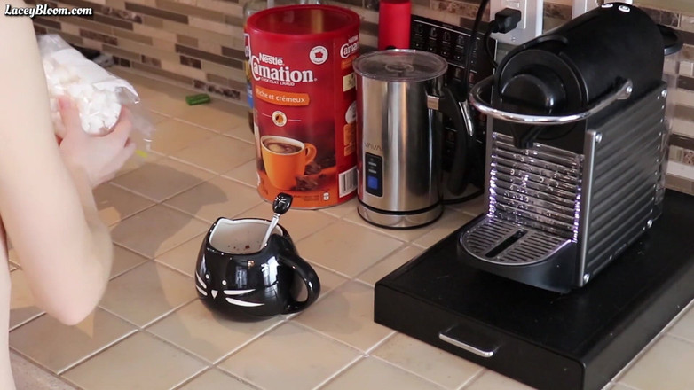 Lacey Bloom: Journée de la neige canadienne 14:14