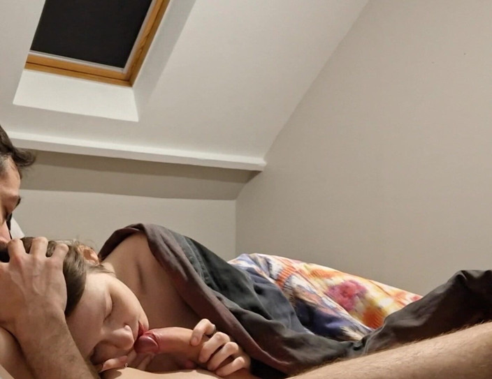 Lea27: 19 Year Old French Girl Sucks a Nice