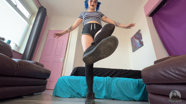 Alice Bean: Giantess Crush