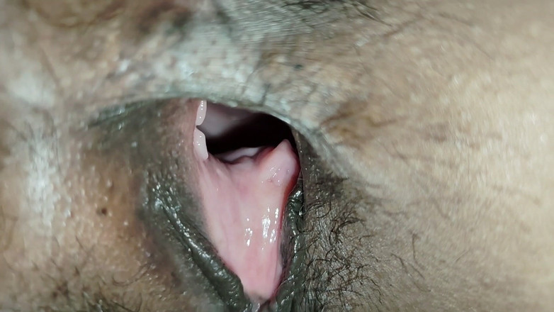 Varma gi: Distrează-te cu Padosan Bhabhi