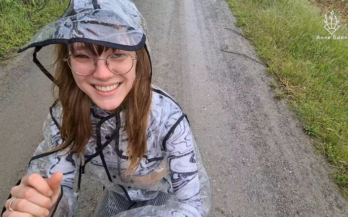 Anne Eden: Первый мокрый секс под дождем