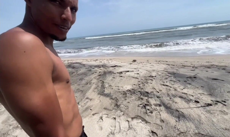 Rouse Official: Latina Fucked by Waiter on a Caribbean Island