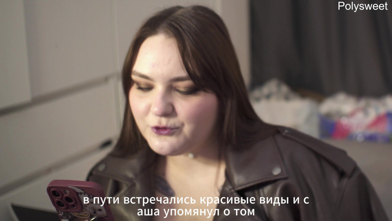 Polly Sweet: Příběh - Spontánní skupinový sex s paroháčem na poli