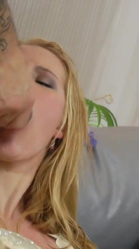 I peed on Kate's pussy and her friend sip it