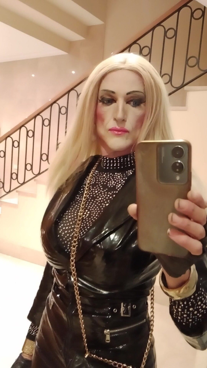 Tatiana Zorrita: ビニール 2