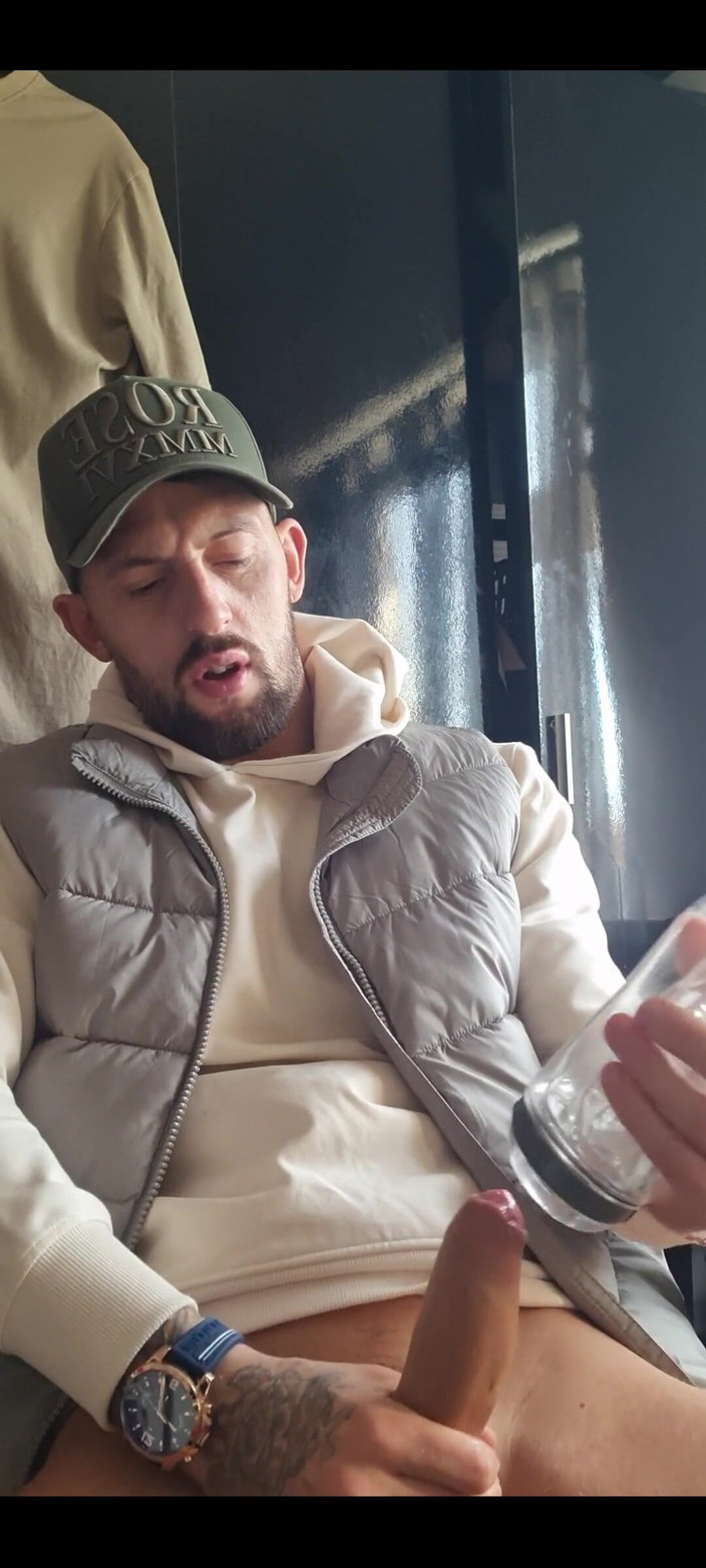 Englishtom20vip: Pocket poesje aftrekken